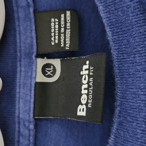 Bench XL Tshirt - Picture 2 of 7